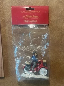 Dorfsammlung am Nikolausplatz - Zeitungslieferung auf dem Fahrrad - Bild 1 von 9
