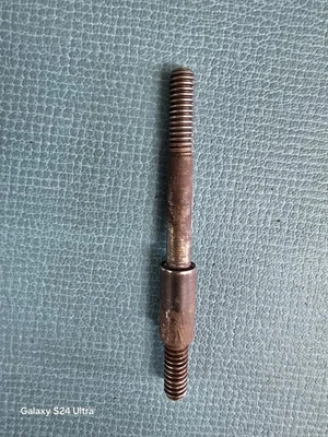 ORIGINAL 62 63 64 65 66 67 CORVETTE HOLLEY CARBURETOR AIR CLEANER STUD L79 - Image 1 of 4