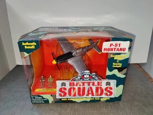 Battle Squads P-51 MUSTANG with Pilot & Mechanic 1997 Galoob Toys-New-Read - Picture 1 of 6