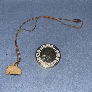 Free Willy 2 & 3 Mystical Whale Pendant Promo VHS Necklace Compass Killer Orca - Bild 1 von 11