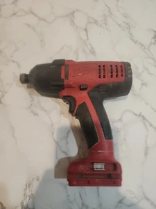 Herramienta de atornillador de impacto Milwaukee de 18,0 voltios solamente - Imagen 1 de 5