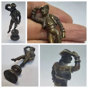Impresionante antiguo torero sello bronce arqueado cera 7,5 cm ¡RARO! - Imagen 1 de 6