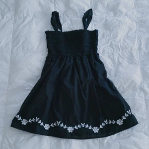 Janie and Jack Girls Black Dress w/White Floral Embroidery - Size 7 - Picture 1 of 5