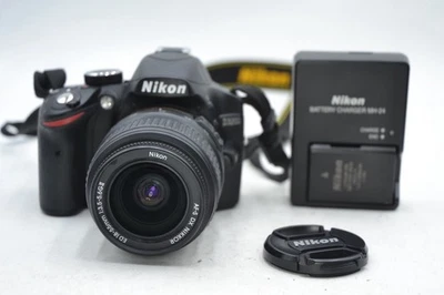 尼康 D3200 2420 万像素数码单反相机 带尼克尔 AF-S 18-55毫米镜头(469 快门计数) — 第 1/4 张图片