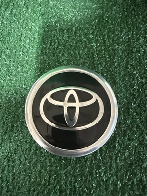 TOYOTA SEQUOIA / TACOMA / TUNDRA OEM ALLOY WHEEL CENTER CAP 42603-0C121 SINGLE - Image 1 of 4
