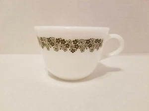 Pyrex Spring Blossom Crazy Daisy Kaffeetasse/Becher weiß grün Blume 2 3/4"D - Bild 1 von 9