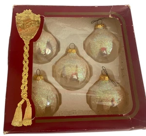 Rauch Victoria Collection Christmas Ball Ornament Set of 4  White Snowball 2.5in - Picture 1 of 3