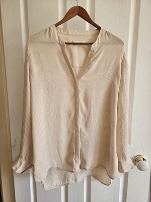 Sportscraft 100% silk pale pink & white polka dot long top  14-16 - image 1 of 4