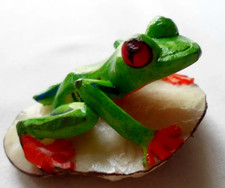 Wounaan Embera Red-Eye Tree Frog Tagua Nut Carving-Panama 21010522mm