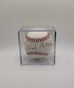 Hank Aaron HOF 1982 Autograph Baseball PSA/DNA COA w/ Display Case (Braves) - Picture 1 of 8