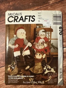 1990 McCall's Crafts 670 “Santa Claus Is Coming To Town” Mrs Claus Elf & Clothes - Picture 1 of 3
