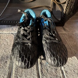Hawkwell Cleats In Black And Blue Size 2y - Picture 1 of 3