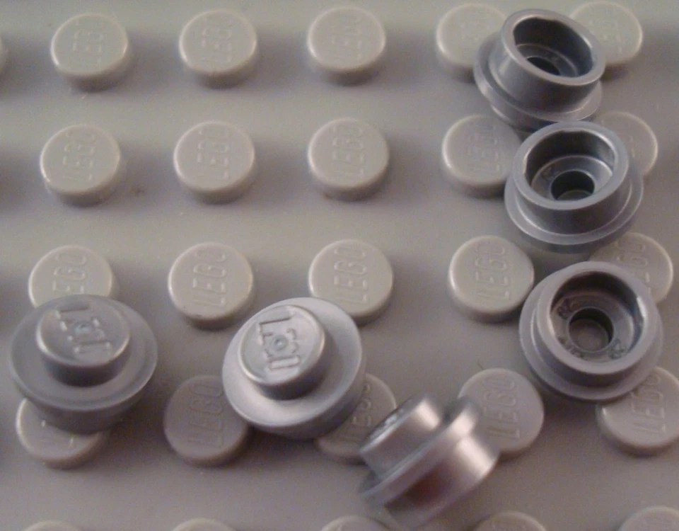 Nuevo Lote LEGO de 6 Piezas y Piezas Placa Redonda Plateada Plana 1x1 Foto 1 de 1