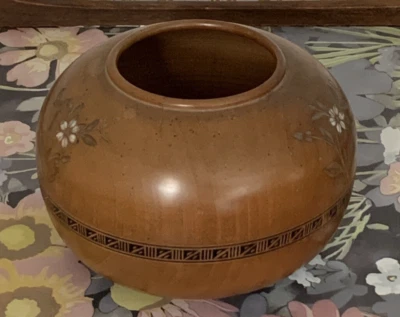 Recipiente de madera tallada hecha a mano vintage diseño floral patrones geométricos México Foto 1 de 4