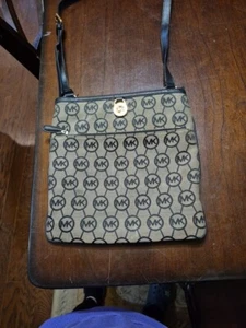 Michael Kors Umhängetasche Braun MK Initialen  - Bild 1 von 9