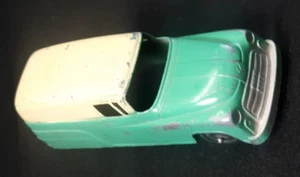 TOOTSIETOY 5 1/2 INCH 1952 TWO TONE VAN IN VERY GOOD CONDITION - Picture 1 of 8