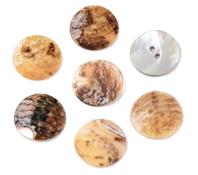 20 Perlmuttknöpfe 17,5-18mm Mokassin-beige Zweilochknöpfe zum nähen Bastelknöpfe - Bild 1 von 4