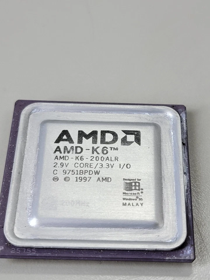AMD 200mhz AMD-K6 200ALR CPU Super Socket 7 (2.9v) Vintage, Rare, 1997, GOLD - Image 1 of 2