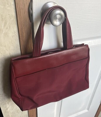¡¡OFERTA!! Cartera de microfibra roja LIZ CLAIBORNE Foto 1 de 3