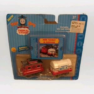 Serbatoio latte e caboose.  Thomas & Friends Take N Play Lungo la Ferrovia. NUOVO - Foto 1 di 2