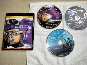 WALL-E 4K Ultra HD/Blu-ray 3 Disc 2008 Disney Post Apocalyptic Family Sci-Fi - Picture 1 of 3