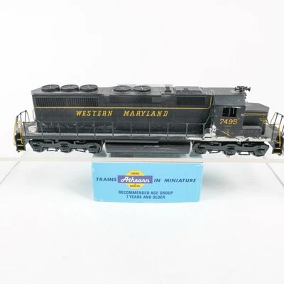 Athearn HO Scale Western Maryland #7495 SD40-2 Diesel Locomotive DC Powered - Image 1 of 4