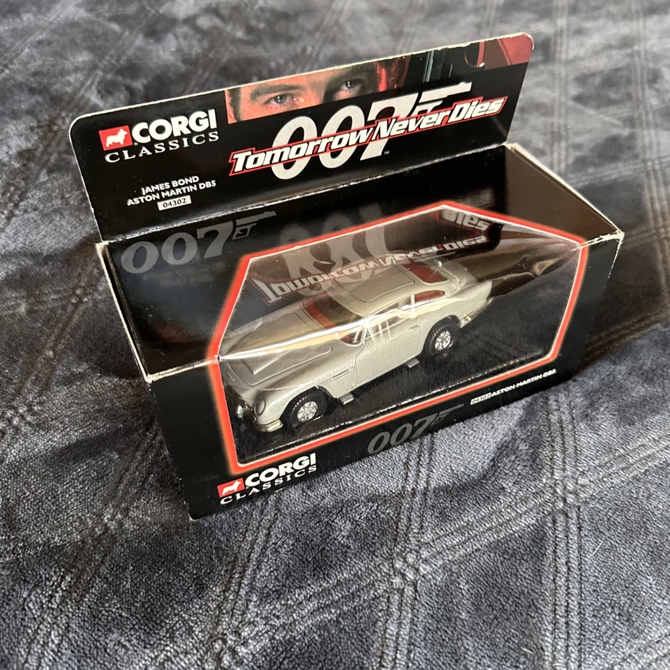 Corgi 04302 Classic James Bond 007 Aston Martin DB5 limited edition Boxed - Image 1 of 4