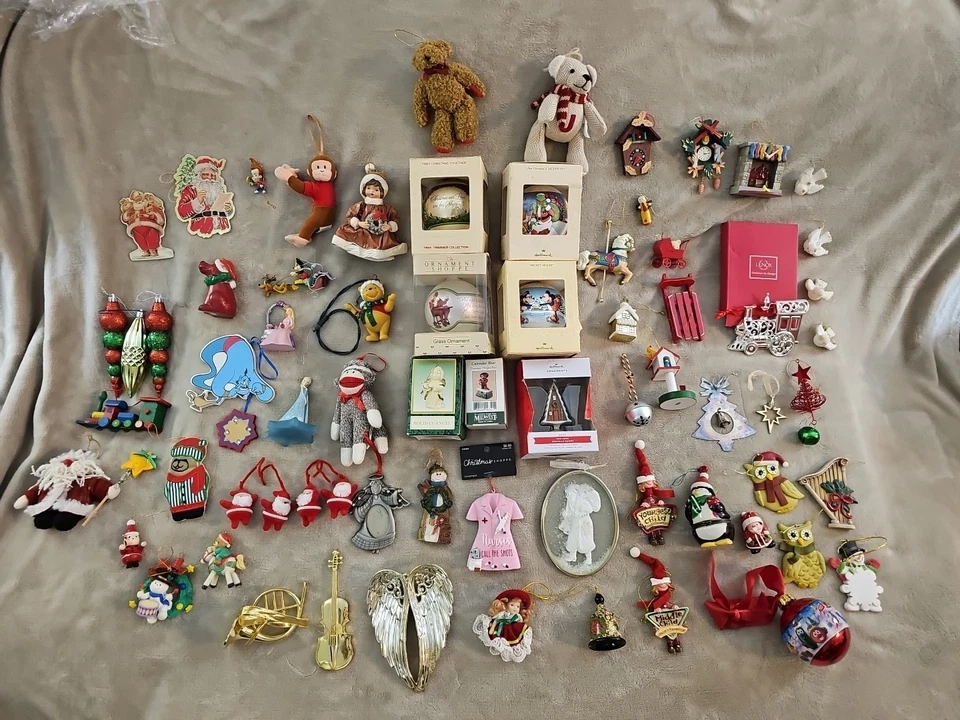 Лот из 32 коллекционных рождественских украшений Disney, винтаж, бумажная маша - Изображение 1 из 4