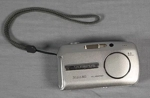 Olympus Stylus 800 Digital 8.0 MP Digital Camera Silver UNTESTED CAMERA ONLY - Picture 1 of 4