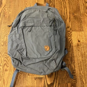 Fjallraven Raven 28L Backpack Gray G-1000 Mens Womens Outdoor Hiking Laptop Bag - Picture 1 of 9