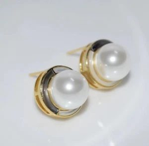 SeaShell White Pearl Mother-of- Pearl Halo Stud Earrings Yellow Gold Over Silver - Picture 1 of 4