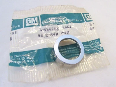 Nuevo de Lote Antiguo 1973-75 Oldsmobile Toronado AM/FM Radio Antena Escudo Bisel GM 414292 Foto 1 de 4