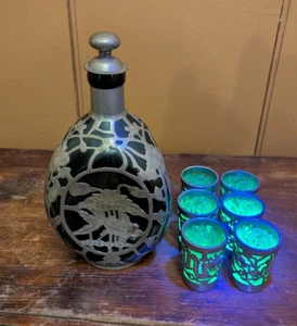 19TH C. Chinese TUNC DEH LEE CHEFOO Pewter Decanter w 7 Uranium Dragon Glasses - Picture 1 of 24