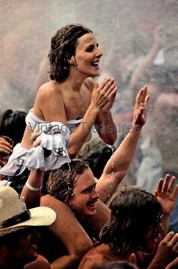 Love, Rain and Rock' N Roll Woodstock 1969 Photo Print Poster - Picture 1 of 2