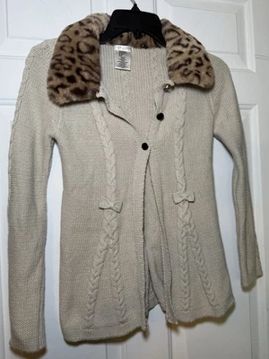 Max Studio Girls Beige Gold 3 Button Faux Fur Collar Swing Sweater Bows Size 7/8 - Image 1 of 4