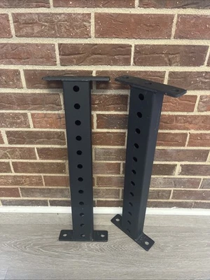 Suportes laterais de rack Titan Fitness série T-3 economia de espaço 24 pol. - Imagem 1 de 2