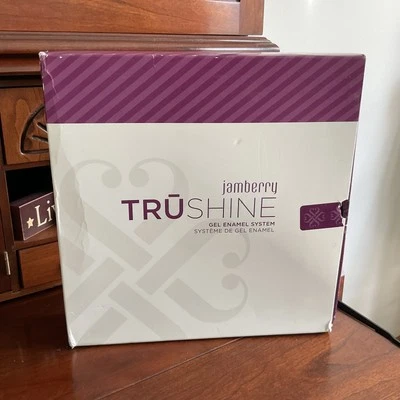 Jamberry TruShine Sistema de Esmalte en Gel Lámpara de Curado LED y Juego de Aplicación Completo NIOB Foto 1 de 4