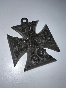 STUNNING VICTORIAN CARVED FLORAL CROSS PENDANT - MOURNING JEWELLERY - Picture 1 of 15