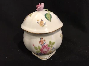 Herend Porcelain Hungary Queen Victoria #6063 Decorative Bon Bon or Ginger Jar - Picture 1 of 16