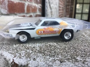 Hot Wheels RLC 32nd Collectors Convention Dinner Car '67 Camaro White Baggie - Picture 1 of 8