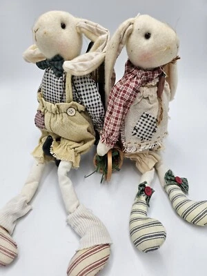 PAR DE CONEJITO PRIMITIVO, MUÑECAS CONEJITO ARTE POPULAR, Hechas a mano en EE. UU. NIÑO Y NIÑA  Foto 1 de 4