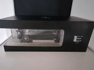 1:18 ISCALE MERCEDES E-KLASSE W213 SCHWARZ OVP - Bild 1 von 21