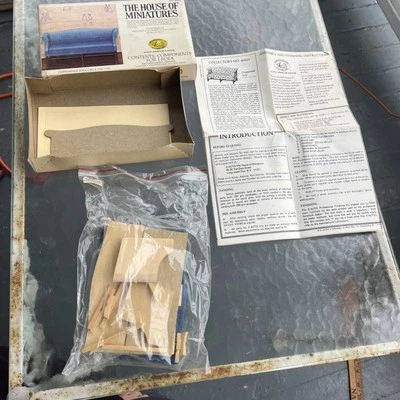 Винтажный кукольный домик дом миниатюр/X-ACTO Chippendale синий диван набор #40015 - Изображение 1 из 4