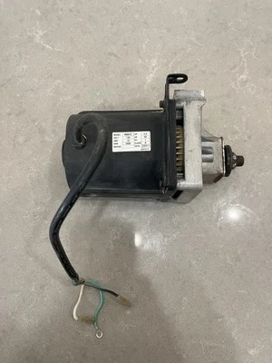 RM872 Motor From Tradesman BTS10BW Table Saw - Image 1 of 4