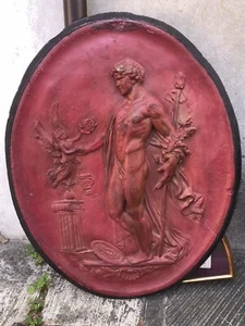 GRANDE PLACCA IN GESSO CON SOGGETTO MITOLOGICO - LIBERTY - Foto 1 di 5
