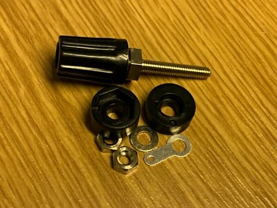 Una toma de altavoz negra genuina correcta NOS 4mm LS3/5A Belling Lee (832)