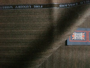 Fine Wool Worsted Suiting Fabric Made in Huddersfield England = 400 g/m. = 0.9 m - Picture 1 of 11