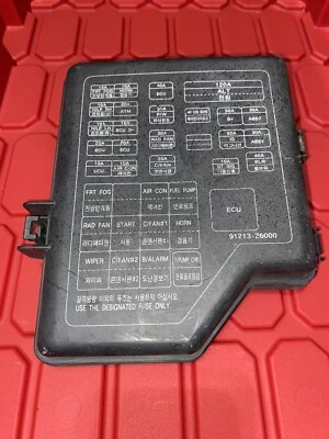 Hyundai Santa Fe 2001-2006 debajo del capó relé de fusibles caja tapa cubierta Foto 1 de 4