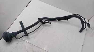 Tubo de manguera de cuello de llenado de combustible 2017 18 19 20 21 22 Infiniti Q60 Foto 1 de 4