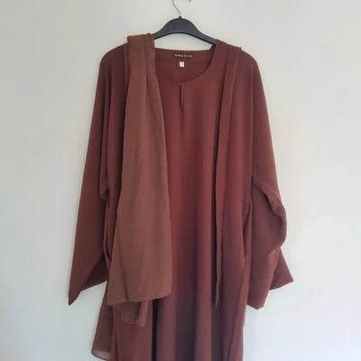 Aziz Abaya with pockets, matching  scarf and belt, size 58.  - Image 1 of 4